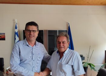 Ο Ηλίας Κόττης στο πλευρό του Γιάννη Λέντζα