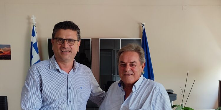 Ο Ηλίας Κόττης στο πλευρό του Γιάννη Λέντζα