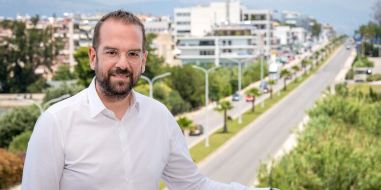 “Στις 8 Οκτωβρίου πάμε μπροστά. Μπροστά για όλους!”