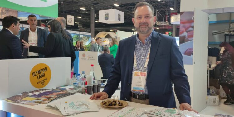 ΝΙΚΟΣ ΚΟΡΟΒΕΣΗΣ: “‘’Ηθική ικανοποίηση τα γεμάτα μαγαζιά, οι «ζωντανές» πλατείες και οι χαμογελαστοί άνθρωποι”