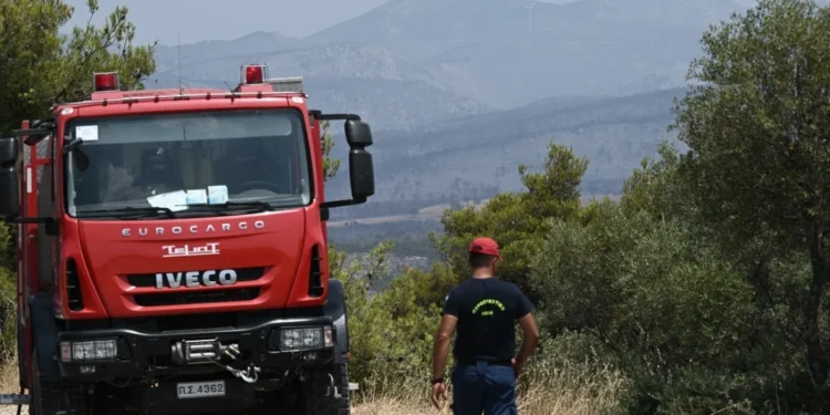 Εκδήλωση παράδοσης πυροσβεστικού οχήματος από τους Δικηγορικούς Συλλόγους Ελλάδας και Κύπρου στην Εφορεία Αρχαιοτήτων Ηλείας