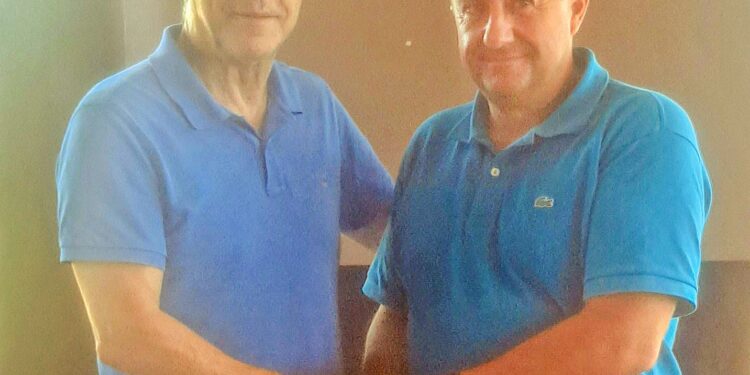 Και ο Πρόεδρος της Κοινότητας Πέρσαινας Νεκτάριος Καλογερόπουλος με τον Γ. Γεωργιόπουλο