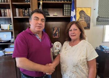 “ΕΝΩΜΕΝΟΙ ΑΛΛΑΖΟΥΜΕ ΤΟΝ ΠΥΡΓΟ”: Η Έφη Αντωνακοπούλου υποψήφια με τον συνδυασμό του Δημάρχου Πύργου Παν. Αντωνακόπουλου