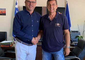 Ο Γιώργος Λάγαρης στο πλευρό του Γιάννη Λέντζα