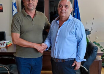 Ο Γιώργος Μπράβος στο πλευρό του Γιάννη Λέντζα