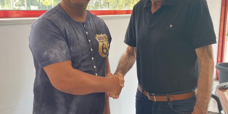 Ο Τόνυ Ανυφαντής στηρίζει Γιάννη Λυμπέρη!