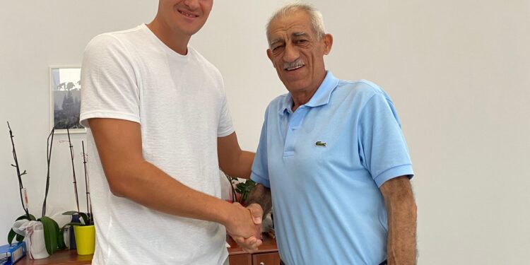 Από τα παρκέ της Elite League στα παρκέ του Δήμου!