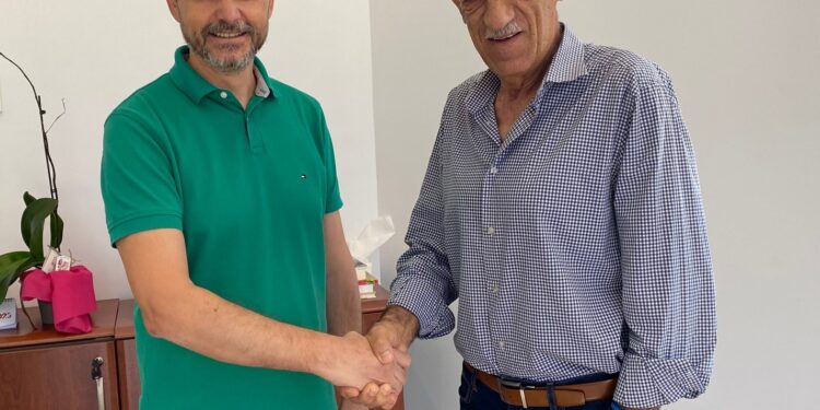 Ο ιατρός Θεόδωρος Θεοδωρακόπουλος συμπορεύεται με τον Γιάννη Λυμπέρη!