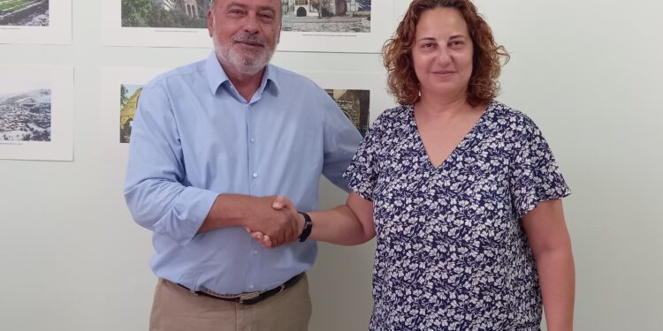 Υποψήφια με τον συνδυασμό του Τάκη Δημητρουλόπουλου  η Ιουλία (Λιάνα) Μαρκοπούλου