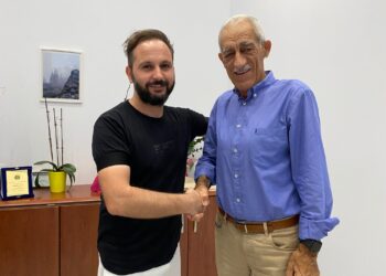 Ισχυρή παρουσία στο πλευρό του Γιάννη Λυμπέρη!