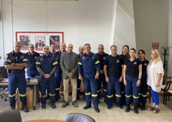 ΦΩΚΙΩΝ ΖΑΪΜΗΣ: Επίσκεψη στο καινοτόμο όχημα της Πυροσβεστική Υπηρεσίας που συμπληρώνει το έργο των Drones