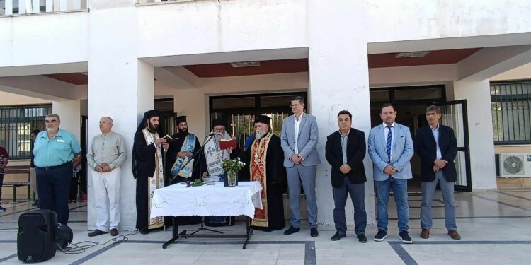 ΔΗΜΟΣ ΠΥΡΓΟΥ Σε Αγιασμούς έξι σχολικών μονάδων ο δήμαρχος Πύργου Παναγιώτης Αντωνακόπουλος (φωτος)