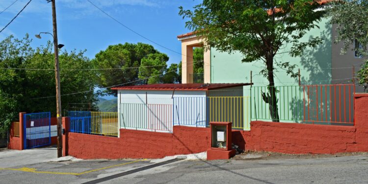 ΔΗΜΟΣ ΦΙΓΑΛΕΙΑΣ: Χρώμα και Ζωντάνια στο Δημοτικό Σχολείο Νέας Φιγαλείας