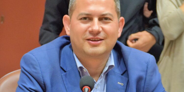 ΘΕΟΔΩΡΟΣ ΒΑΣΙΛΟΠΟΥΛΟΣ: “Να αλλάξει το ελάχιστο όριο κιλών για να μην χάσουν παραγωγοί την συνδεδεμένη κορινθιακής σταφίδας…”