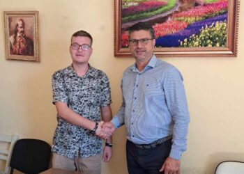 Ο Νίκος Αλτούνης στο πλευρό του Γιάννη Λέντζα