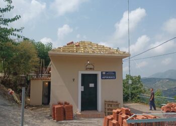 ΔΗΜΟΣ ΖΑΧΑΡΩΣ: Κατασκευή στέγης στο κοινοτικό γραφείο Αρήνης