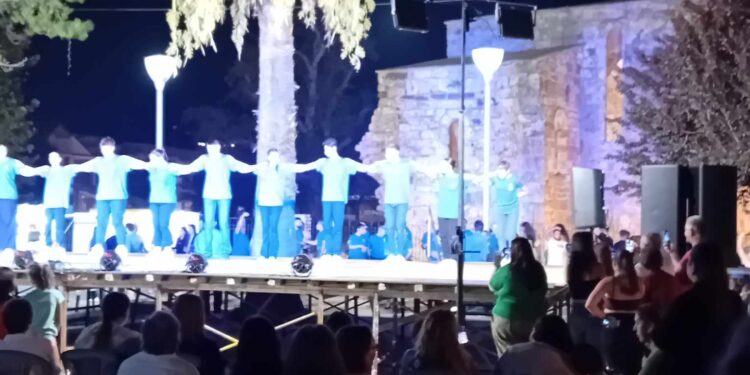 ΔΗΜΟΣ ΑΝΔΡΑΒΙΔΑΣ – ΚΥΛΛΗΝΗΣ: Μουσικοχορευτική παράσταση από την “ΕΣΤΙΑ” στην Ανδραβίδα