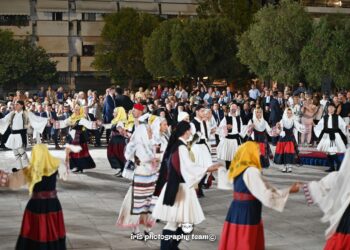 Με επιτυχία η εκδήλωση προς τιμήν της Α.Θ.Π. Οικουμενικού Πατριάρχη κ.κ. Βαρθολομαίου και της Πρόεδρου της Δημοκρατίας Κατερίνας Σακελλαροπούλου στην κεντρική πλατεία του Πύργου (φωτος)