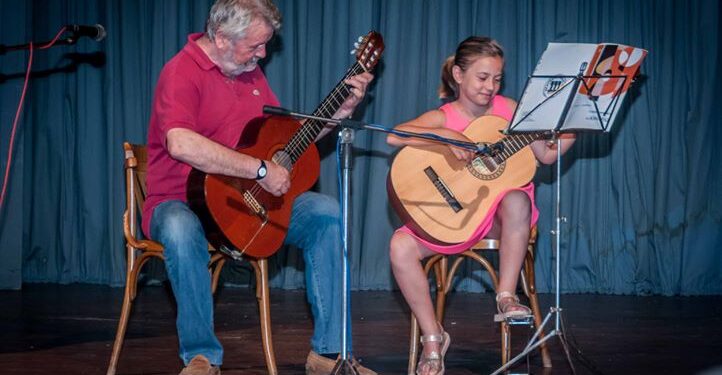 ΕΛΛΗΝΙΚΟ ΩΔΕΙΟ ΠΥΡΓΟΥ: Μουσικές σπουδές στη Σχολή Εγχόρδων – Κιθάρα