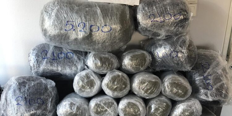 Εξαρθρώθηκε εγκληματική ομάδα που ενέχεται σε μεταφορά μεγάλης ποσότητας ναρκωτικών