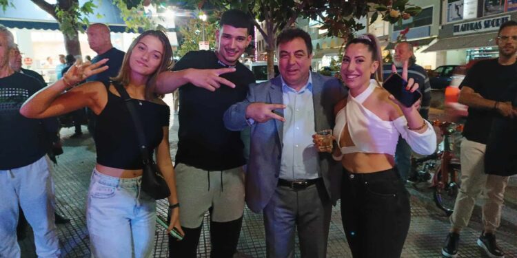 Οι νέοι ψηφίζουν ΤΑΚΗ για ΔΗΜΑΡΧΟ!