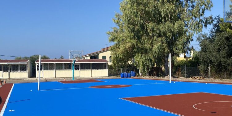 ΔΗΜΟΣ ΖΑΧΑΡΩΣ: Παράδοση των νέων γηπέδων μπάσκετ-βόλεϊ στο Γυμνάσιο-Λύκειο Ζαχάρως από την ΚΤΥΠ ΑΕ