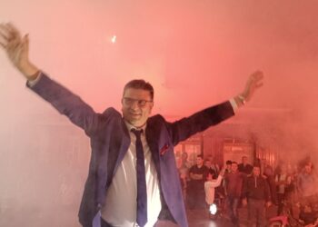 Ψήφος εμπιστοσύνης στον Δήμαρχο της καρδιάς τους!