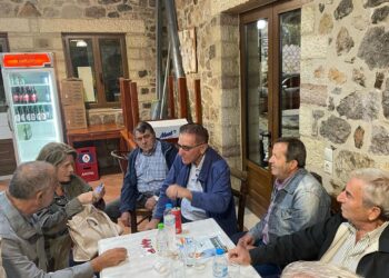 O Δήμαρχος Ζαχάρως και εκ νέου υποψήφιος Κώστας Αλεξανδρόπουλος συνεχίζει δυναμικά και ακούραστα την περιοδεία του, έχοντας στο πλευρό του τους υποψήφιους συμβούλους της ΝΕ.Δ.Α