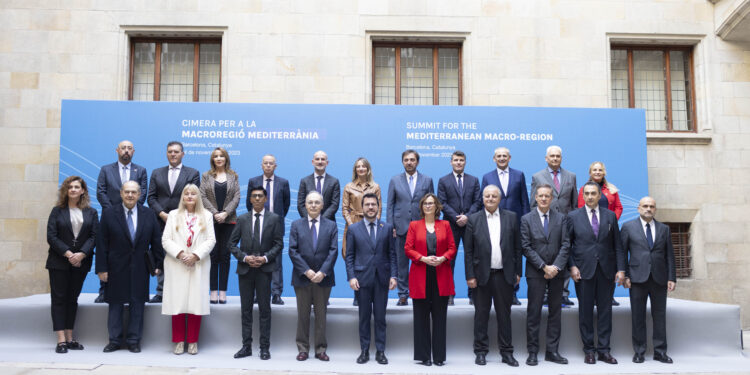 ΠΕΡΙΦΕΡΕΙΑ ΔΥΤΙΚΗΣ ΕΛΛΑΔΑΣ: Συμμετοχή του Αντιπεριφερειάρχη, Φωκίωνα Ζαΐμη στη “Σύνοδο Κορυφής για την Μακροπεριφέρεια της Μεσογείου” στη Βαρκελώνη
