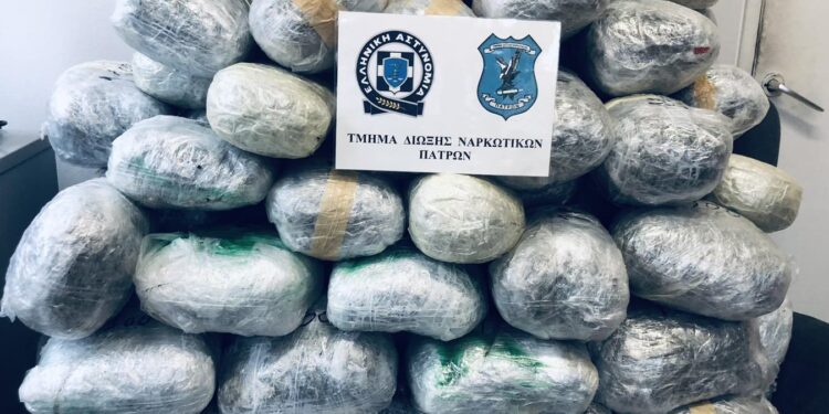 Συνελήφθη άνδρας σε αυτοκινητόδρομο για μεταφορά μεγάλης ποσότητας ναρκωτικών