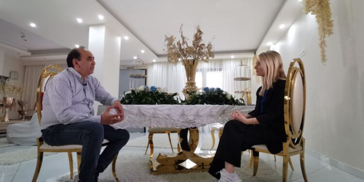ΙΟΝΙΑΝ ΤV: “Άλλη Άποψη” – Οι ζωές των άλλων: Ο καιρός των τσιγγάνων