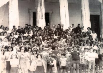 ΙΕΡΑ ΜΗΤΡΟΠΟΛΗ ΗΛΕΙΑΣ: Η Ομάδα Πρωτοβουλίας Φιλοξενηθέντων Παιδιών στην Ελλάδα το 1974 στην Ηλεία