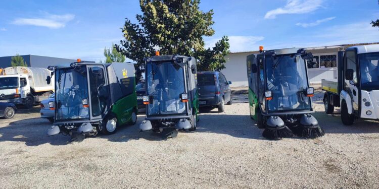 ΔΗΜΟΣ ΑΝΔΡΑΒΙΔΑΣ – ΚΥΛΛΗΝΗΣ: Παρέλαβε Ηλεκτρικά Οχήματα