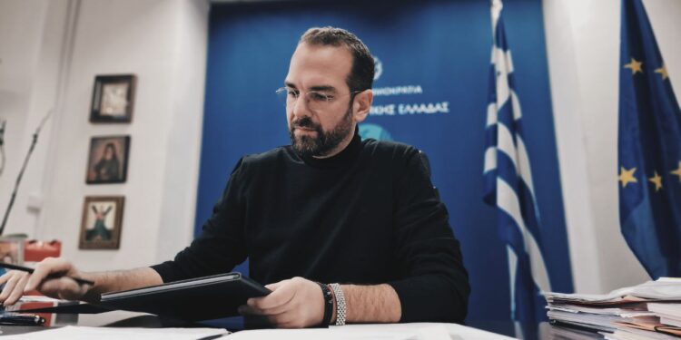 ΝΕΚΤΑΡΙΟΣ ΦΑΡΜΑΚΗΣ: Επιστολή σε Λευτέρη Αυγενάκη για την κάλυψη του εισοδήματος των ελαιοκαλλιεργητών, των σταφιδοπαραγωγών και των αμπελουργών της Δυτικής Ελλάδας
