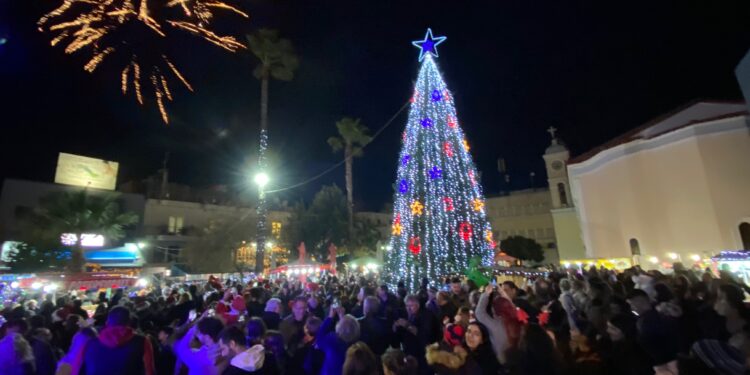 Ο Δήμος Ήλιδας υποδέχτηκε τα Χριστούγεννα! (φωτος)