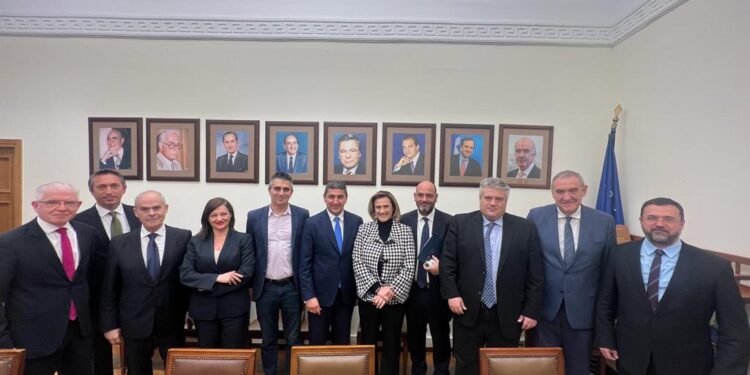 ΔΙΟΝΥΣΙΑ ΑΥΓΕΡΙΝΟΠΟΥΛΟΥ: Παράταση έως 10 Ιανουαρίου για την παράδοση της κορινθιακής σταφίδας