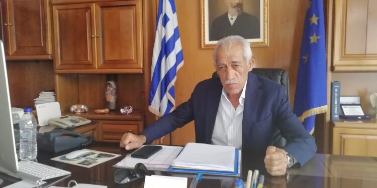 ΓΙΑΝΝΗΣ ΛΥΜΠΕΡΗΣ: “Εγκάρδιες ευχές για καλά Χριστούγεννα και ευτυχισμένο το νέο έτος!”