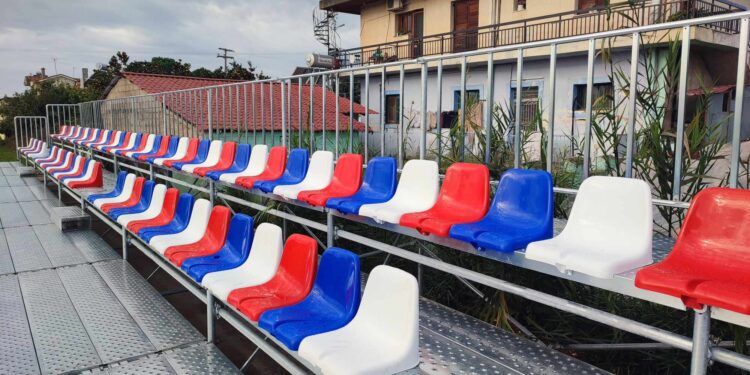 ΔΗΜΟΣ ΑΝΔΡΑΒΙΔΑΣ – ΚΥΛΛΗΝΗΣ: Κερκίδες στα γήπεδα Κουρτεσίου και Μανολάδας