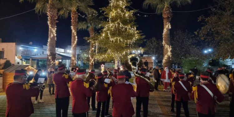 ΔΗΜΟΣ ΠΗΝΕΙΟΥ: Εκδήλωση φωταγώγησης Χριστουγεννιάτικου Δένδρου