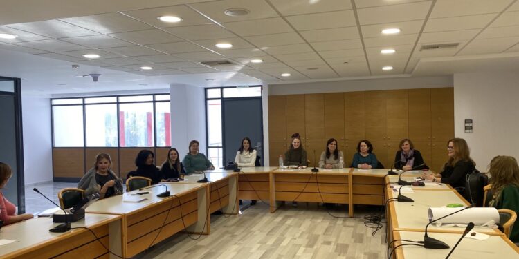 Οι δραστήριες γυναίκες αναλαμβάνουν ρόλο!