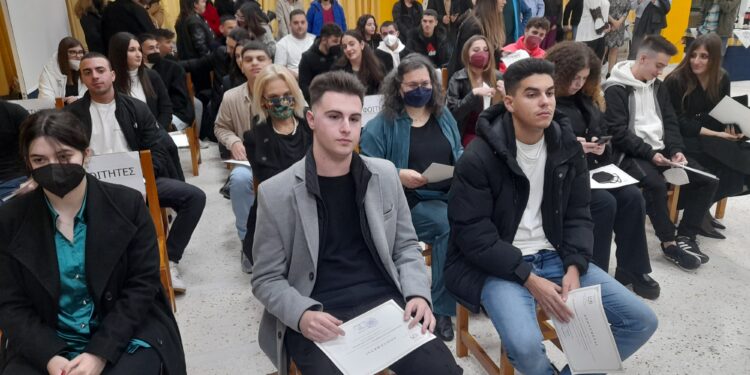 ΣΑΚΗΣ ΜΠΑΛΙΟΥΚΟΣ: “Είστε το μέλλον και η ελπίδα μας”