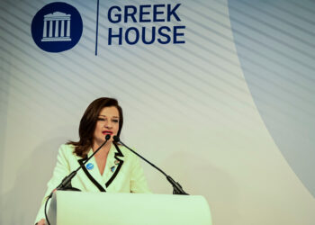 ΔΙΟΝΥΣΙΑ ΑΥΓΕΡΙΝΟΠΟΥΛΟΥ: Με μεγάλη επιτυχία  η συζήτηση στρογγυλής τραπέζης για τους ωκεανούς στο Νταβός