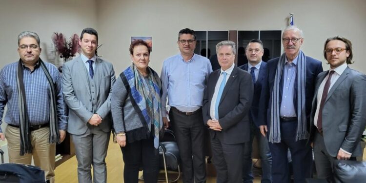 Ενώνουν τις δυνάμεις τους και επιχειρούν “άνοιγμα” στην Ιταλία με οδηγό το Ελληνοιταλικό Επιμελητήριο