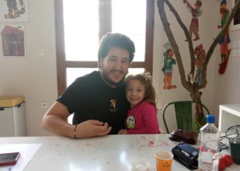 “Η ΠΑΡΑΓΚΑ”: Ο Καραγκιόζης βρήκε το στέκι του στον Πύργο!