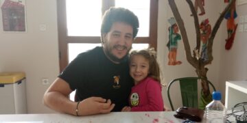 “Η ΠΑΡΑΓΚΑ”: Ο Καραγκιόζης βρήκε το στέκι του στον Πύργο!