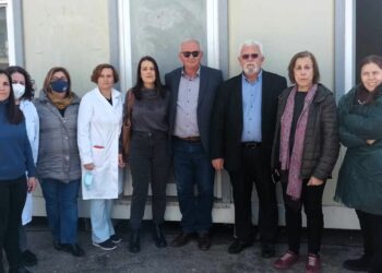 ΔΗΜΟΣ ΗΛΙΔΑΣ: Εμβολιασμός και παιδιατρική εξέταση παιδιών Ρομά της συνοικίας Παπακαυκά , στο πλαίσιο του προγράμματος “Υγεία για Όλους”