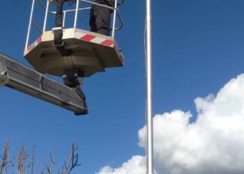 ΔΗΜΟΣ ΗΛΙΔΑΣ: Τοποθετήθηκε σύγχρονο αλεξικέραυνο στο Γυμνάσιο Πηνείας στην Εφύρα