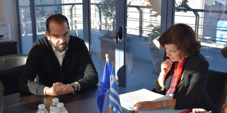 Συνάντηση του Νεκτάριου Φαρμάκη με την Πρέσβη της Γαλλίας