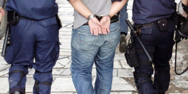 ΗΛΕΙΑ: Συνελήφθησαν πέντε αλλοδαποί άνδρες για ληστεία αρπαγή και παράβαση του νόμου για τα όπλα