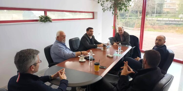 ΔΗΜΟΣ ΗΛΙΔΑΣ: Στελέχη της Γενικής Γραμματείας Αθλητισμού επισκέφθηκαν το Δήμο για τον προγραμματισμό έργων αναβάθμισης στις δομές του Αθλητικού Κέντρου